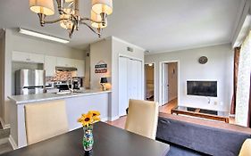 Updated Five Points Condo About Half-Mi To Usc!